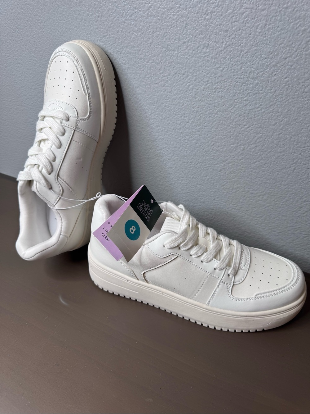NWT 8 women’s wild fable White Platform Sneakers - Picture 9 of 9
